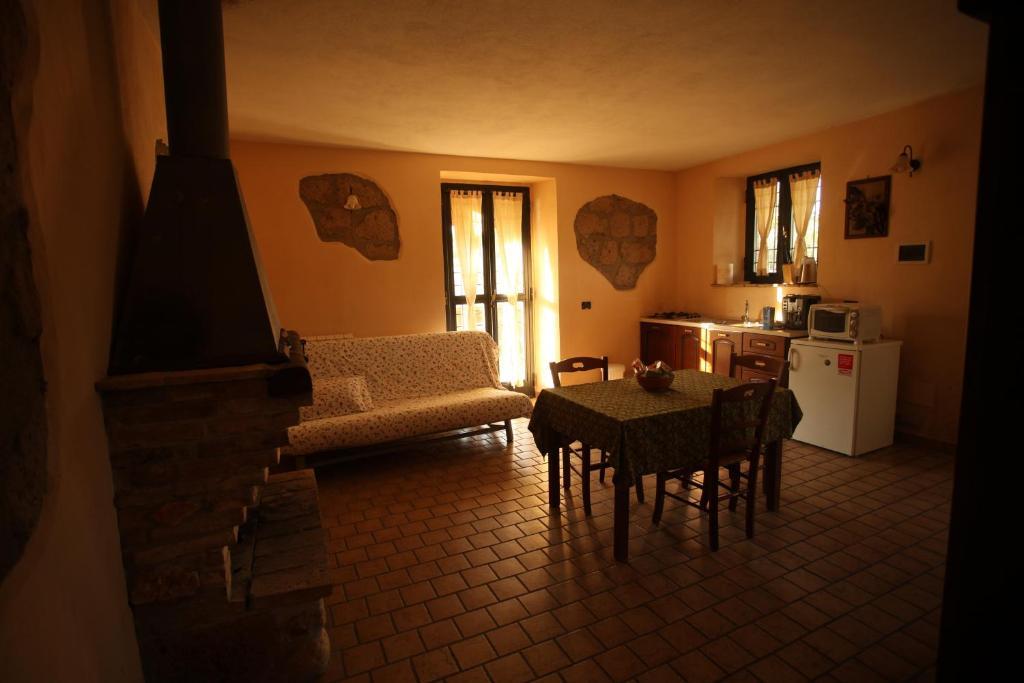 Tarano Agriturismo Nociquerceto מראה חיצוני תמונה